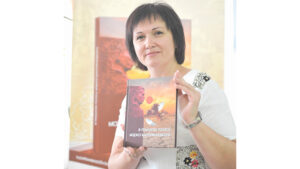 Read more about the article Літературознавиця Оксана Гольник та її книги