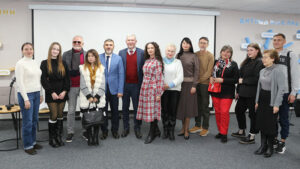 Детальніше про статтю Художнє слово: від тексту до твору