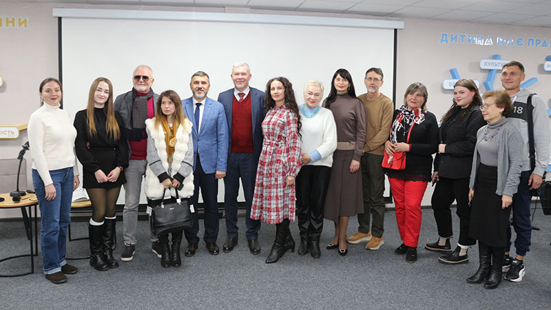 Ви зараз переглядаєте Художнє слово: від тексту до твору