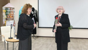 Детальніше про статтю Коли бібліотека стає театром, або Бенефіс Євгенії Миронович