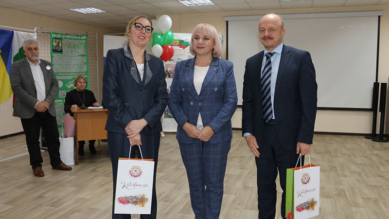 Ви зараз переглядаєте 15 років разом з «Нашите хора»