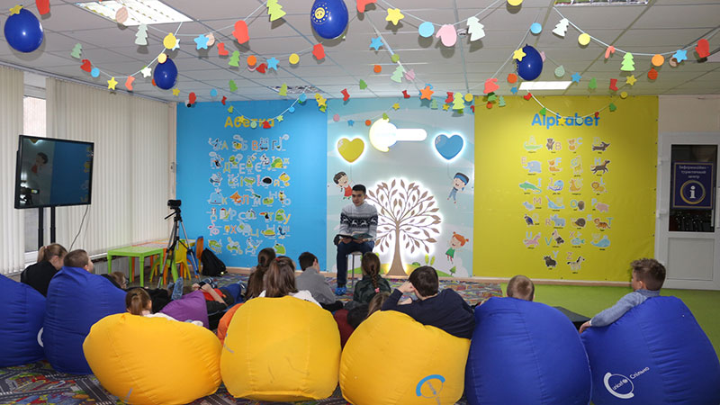 Ви зараз переглядаєте Уранці перед Різдвом, або Різдвяно-новорічні читання від Максима Брички