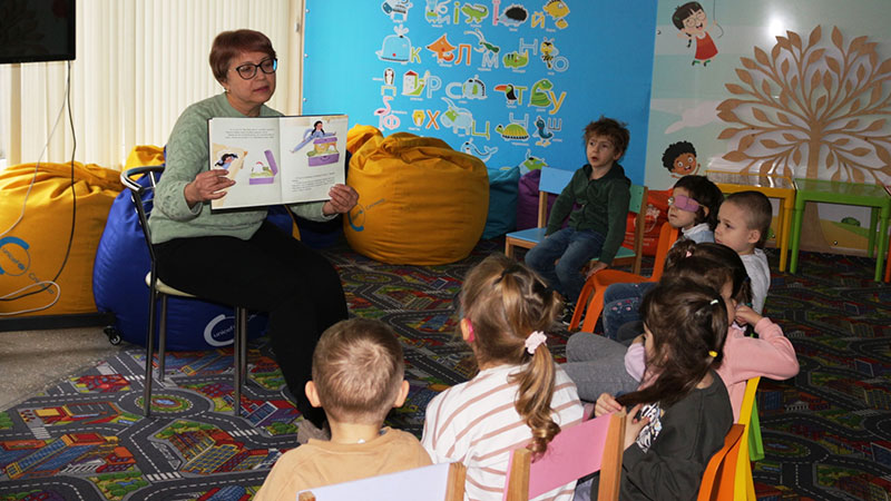 Ви зараз переглядаєте Дитинство, прочитане вголос