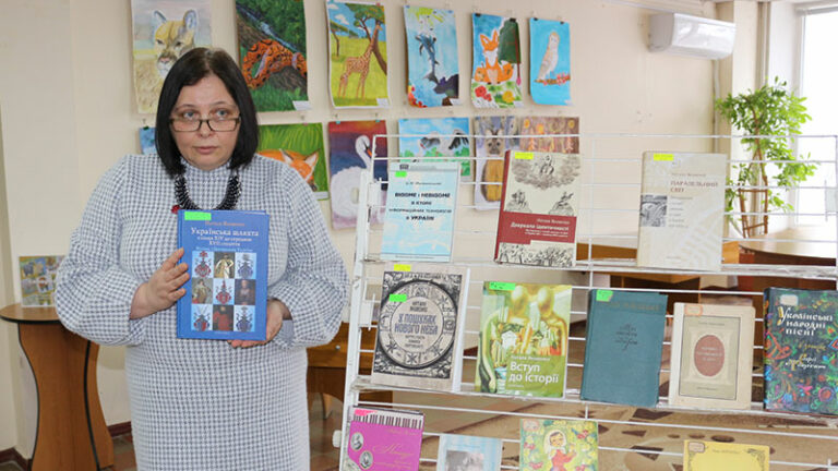 Я маю в світі горде право – сама собою завжди буть…