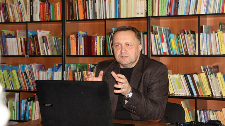 Мікротопоніми міста: Нова Одеса, Некрасівка та інші