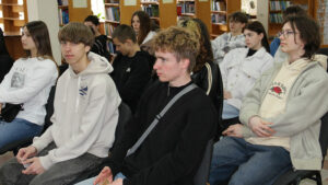 Детальніше про статтю Екоскарби Кіровоградщини: віртуальний ретрит у бібліотеці