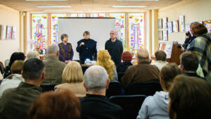 Детальніше про статтю Більше ніж реальність: концептуальна подорож фотосвітом Юрія Лебедєва