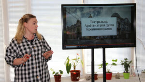 Детальніше про статтю Театральна: вулиця, що пам’ятає імператорів та корифеїв