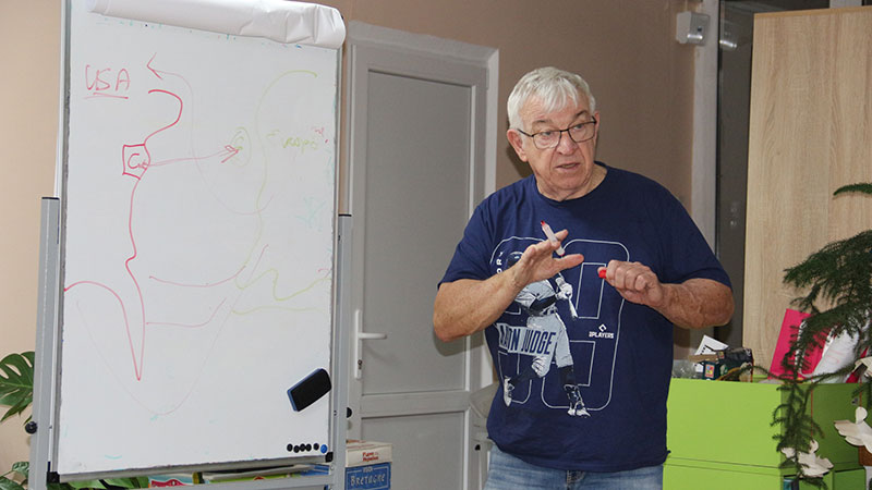 Детальніше про статтю Шлях до незалежності: історія свободи Сполучених Штатів в англомовному клубі