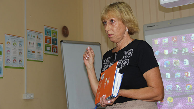 Ви зараз переглядаєте У Бібліотеці Дмитра Чижевського зібралися координатори учнівського самоврядування Кропивницького